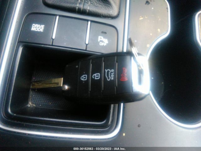 5XYPG4A38JG388343 KIA SORENTO LX