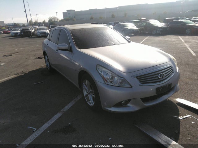 2015 JN1CV6AP9FM502362 main image