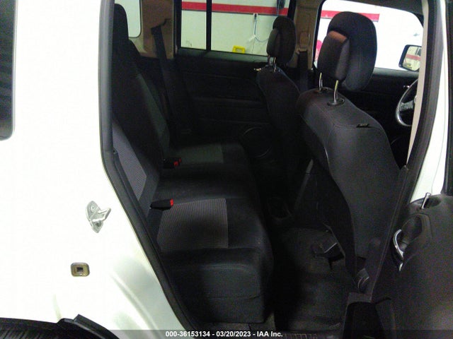 1C4NJRFBXGD692481 Jeep Patriot Latitude