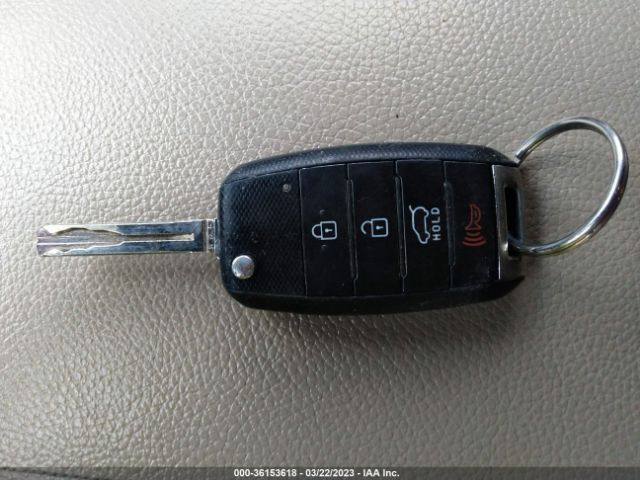 5XYKT4A63EG432240 KIA SORENTO LX