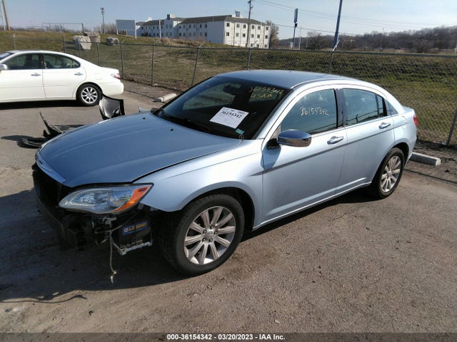 1C3CCBCG0EN125359 Chrysler 200 Limited