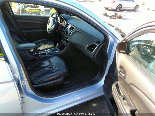1C3CCBCG0EN125359 Chrysler 200 Limited