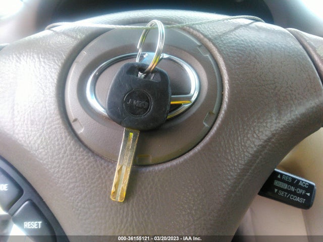 Lexus ES 300 2002 JTHBF30G020065731 Image 3