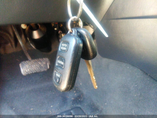 Toyota Matrix Xr 2006 2T1KR32E36C567441 Image 3