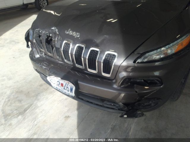 1C4PJMCB8GW375173 Jeep Cherokee Latitude