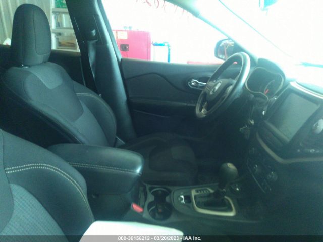 1C4PJMCB8GW375173 Jeep Cherokee Latitude