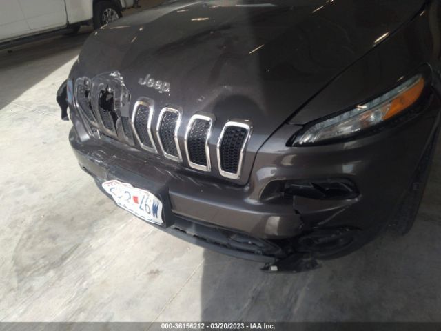1C4PJMCB8GW375173 Jeep Cherokee Latitude