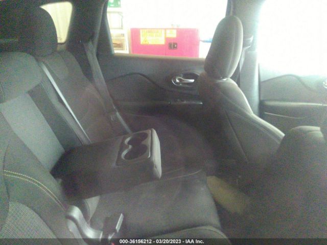1C4PJMCB8GW375173 Jeep Cherokee Latitude