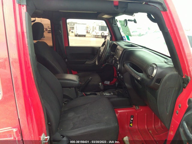 1C4BJWDG6FL717882 Jeep Wrangler Unlimited Sport