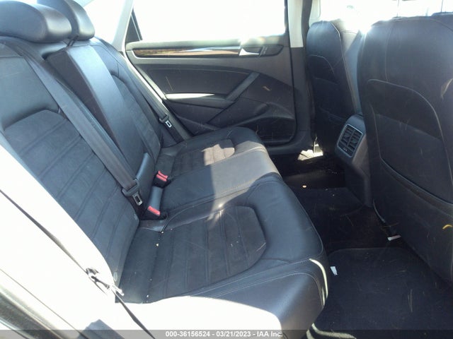 1VWCT7A33FC007499 Volkswagen Passat 1.8t Sel Premium