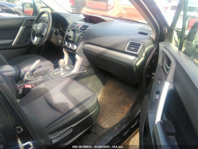 JF2SJAEC9JH535556 Subaru Forester Premium