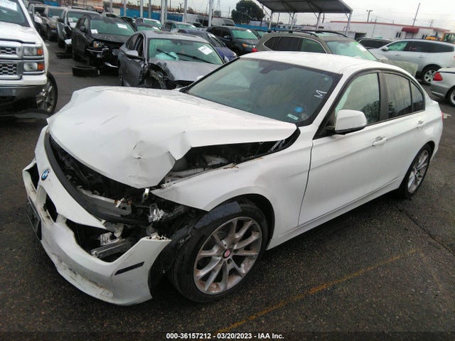 BMW 3 Series 320i 2014 WBA3B1G5XENS78569 Image 2