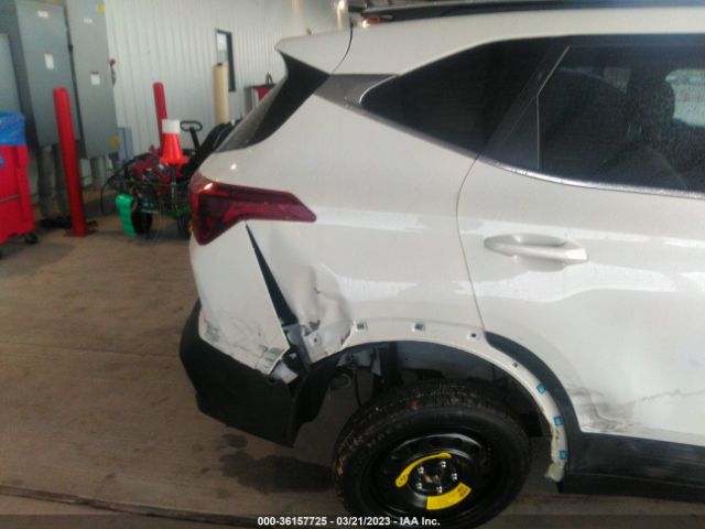 KNDERCAA4P7405557 KIA SELTOS EX