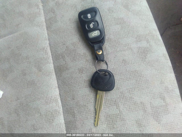 2008 KIA SORENTO LX VIN: KNDJD735485842072