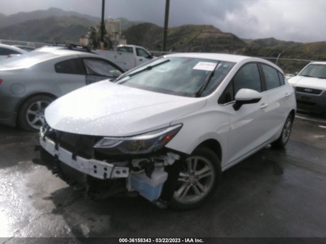 Chevrolet CRUZE LT 2018 3G1BE6SM4JS555243 Image 2
