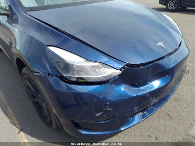 Tesla Model Y Long Range 2023 7SAYGDEE6PF639198 Image 6