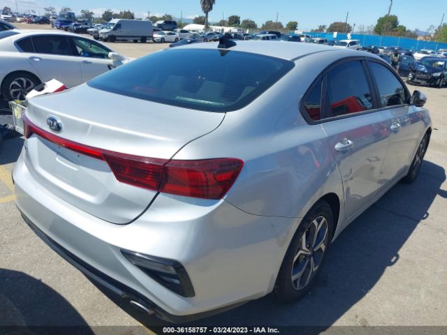 3KPF24AD8ME387617 KIA Forte Lxs