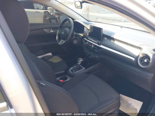 3KPF24AD8ME387617 KIA Forte Lxs