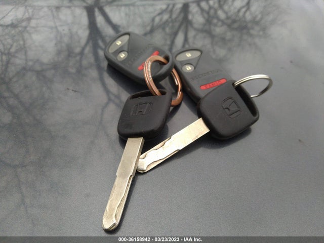 2004 HONDA PILOT EX VIN: 2HKYF18574H569170