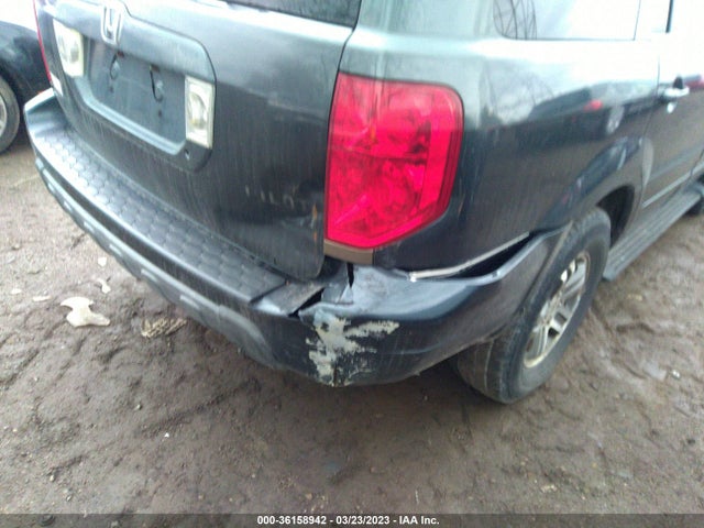 2004 HONDA PILOT EX VIN: 2HKYF18574H569170