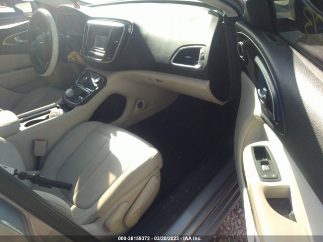 1C3CCCAB4GN181238 Chrysler 200 Limited