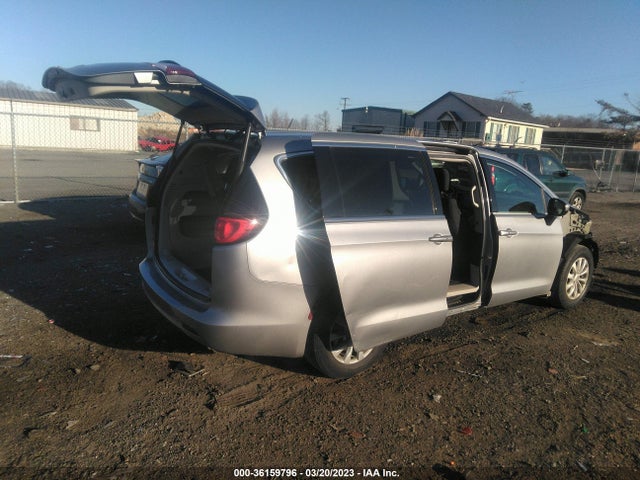 2C4RC1DG8HR553430 Chrysler Pacifica Touring