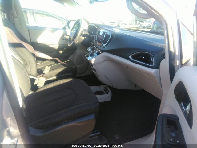 2C4RC1DG8HR553430 Chrysler Pacifica Touring