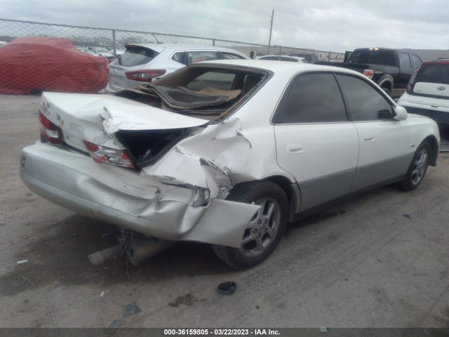 2001 LEXUS ES 300 VIN: JT8BF28G815107708