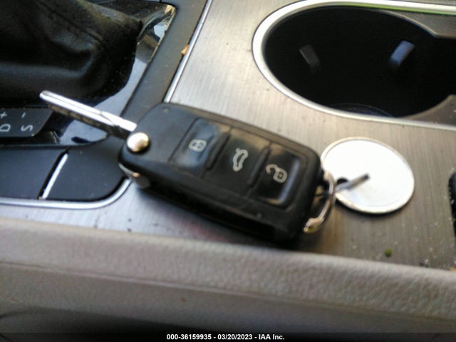 1VWBP7A30EC013792 Volkswagen Passat Se W/sunroof
