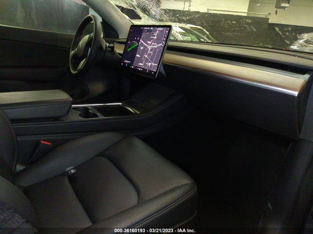 7SAYGDEF3NF436856 Tesla Model Y Performance