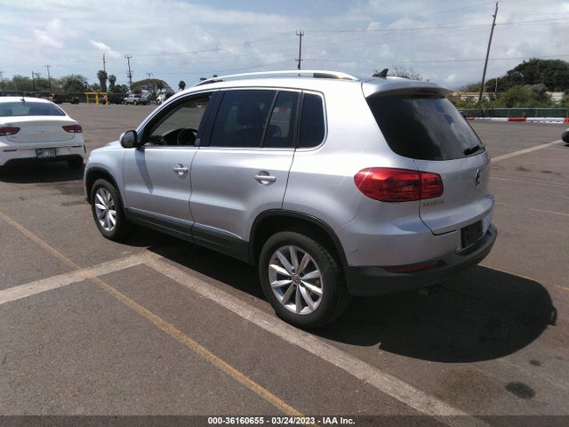 WVGRV7AX9HK005772 Volkswagen Tiguan Wolfsburg Edition