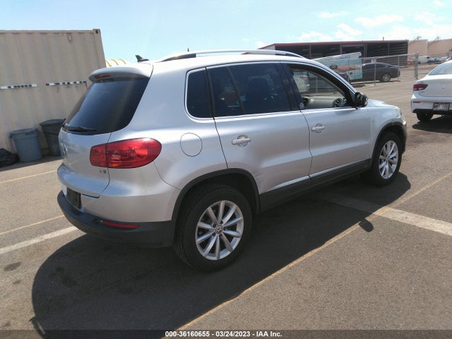 WVGRV7AX9HK005772 Volkswagen Tiguan Wolfsburg Edition