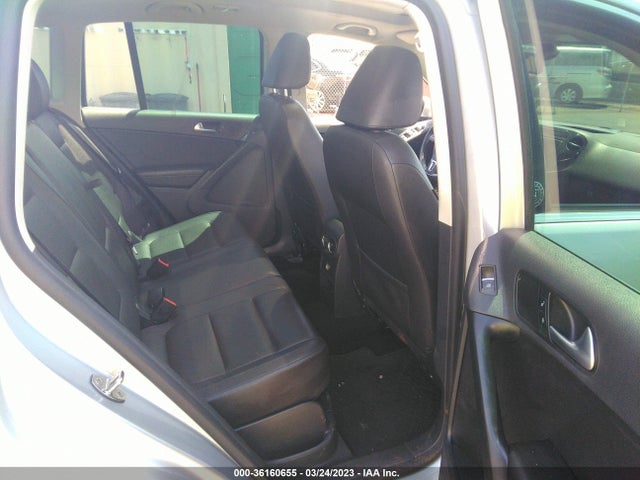 WVGRV7AX9HK005772 Volkswagen Tiguan Wolfsburg Edition