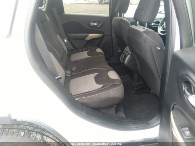 1C4PJMAB9HW633172 Jeep Cherokee Sport