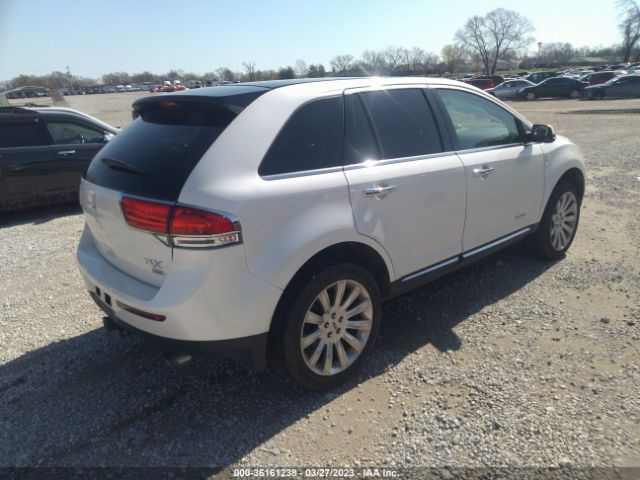 2LMDJ8JK2EBL04255 Lincoln MKX