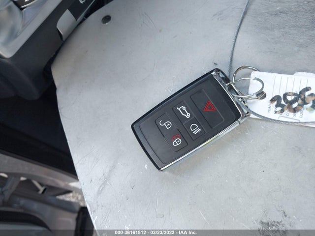 SADFP2FX8L1Z75225 Jaguar E-PACE SE