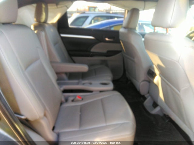 2018 Toyota Highlander, VIN: 5TDJZRFH5JS554290
