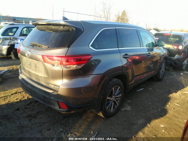 2018 Toyota Highlander, VIN: 5TDJZRFH5JS554290