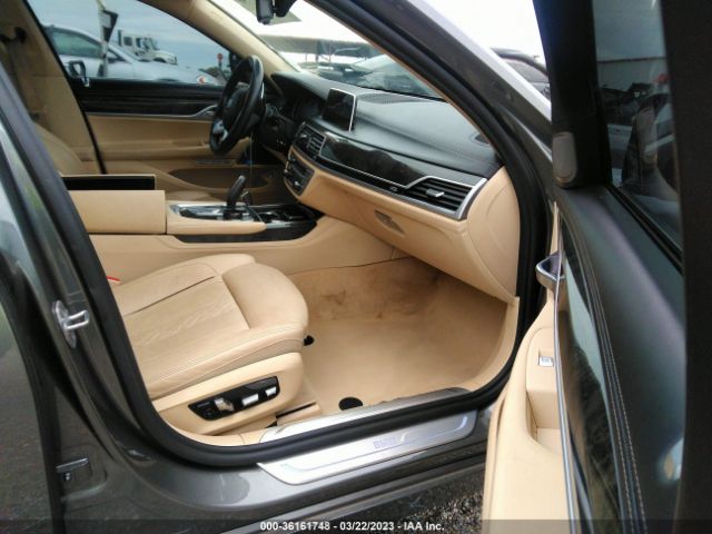 WBA7E2C55JG742886 BMW 7 Series 740i