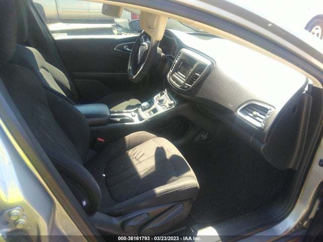 1C3CCCFB7FN560726 Chrysler 200 LX