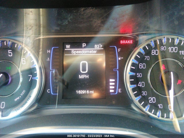 1C3CCCFB7FN560726 Chrysler 200 LX