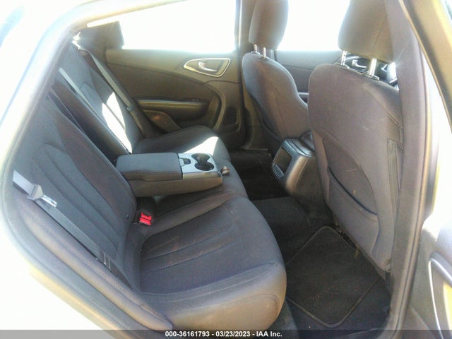 1C3CCCFB7FN560726 Chrysler 200 LX