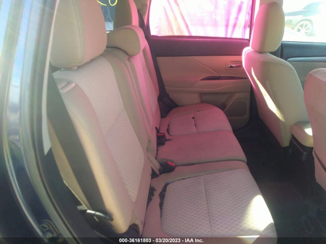 JA4AZ3A36EZ009822 Mitsubishi Outlander Se
