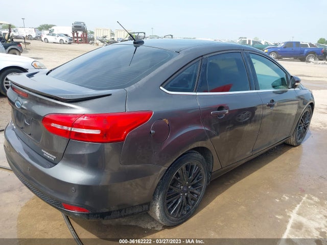 2015 FORD FOCUS TITANIUM VIN: 1FADP3J26FL240486