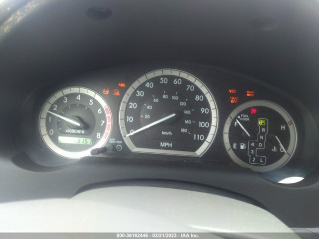 2004 TOYOTA SIENNA XLE VIN: 5TDZA22C74S044698