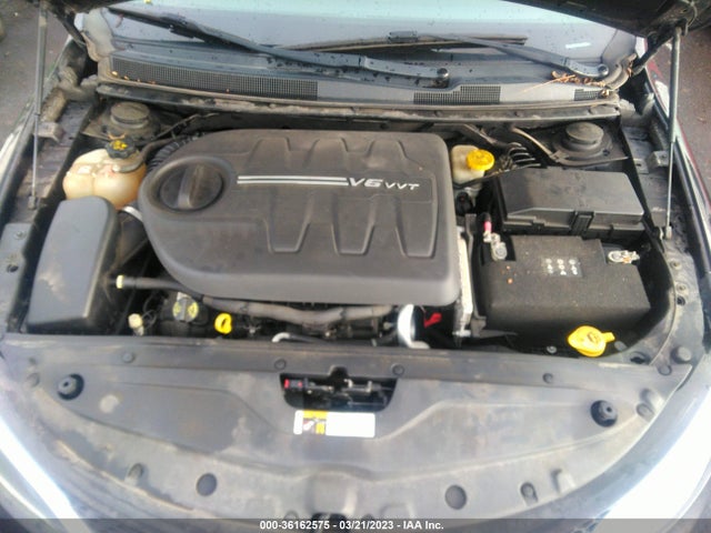Chrysler 200 C 2015 1C3CCCCG5FN661571 Image 11