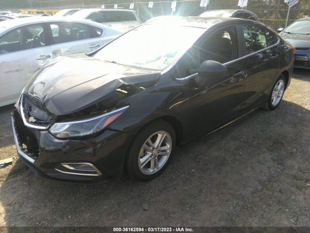 Chevrolet CRUZE LT 2018 1G1BE5SMXJ7236535 Image 2