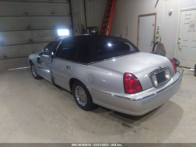 1LNHM83W62Y609793 Lincoln Town Car Cartier