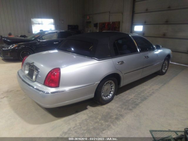 1LNHM83W62Y609793 Lincoln Town Car Cartier