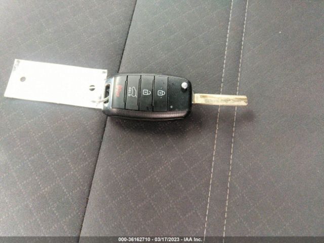 5XYPG4A3XGG149689 KIA SORENTO LX